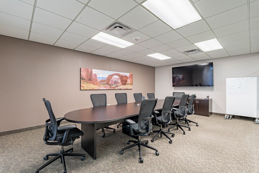More Photos Of 7310 N 16th St, Phoenix Office For Lease