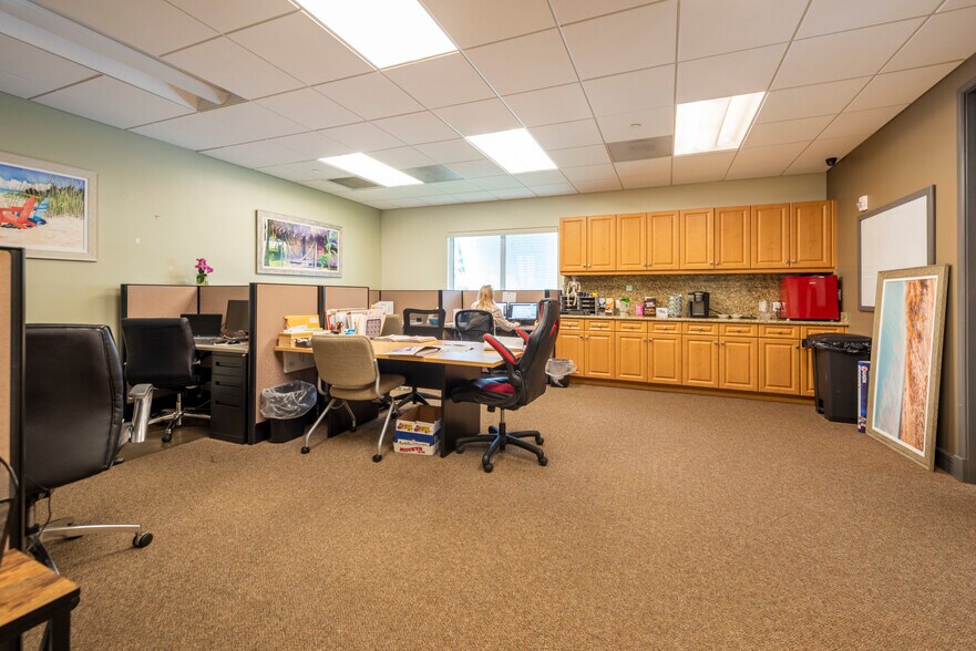 More Photos Of 1380 N University Dr, Plantation Medical For Sale