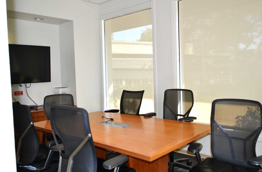 More Photos Of 335 N Santa Cruz Ave, Los Gatos Office For Lease