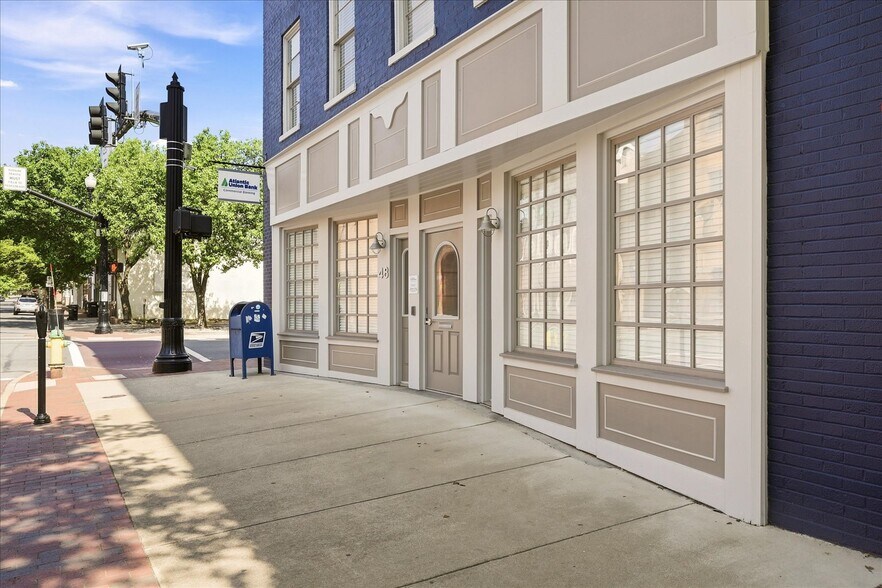 More Photos Of 48 W Boscawen St, Winchester Storefront Retail Office For Sale