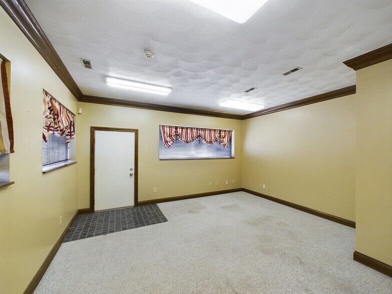 More Photos Of 3201 Guernsey St, Bellaire Office For Sale