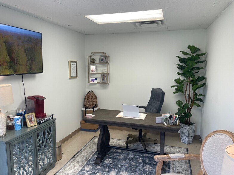 More Photos Of 2550 Five Star Pky, Bessemer Warehouse For Sale