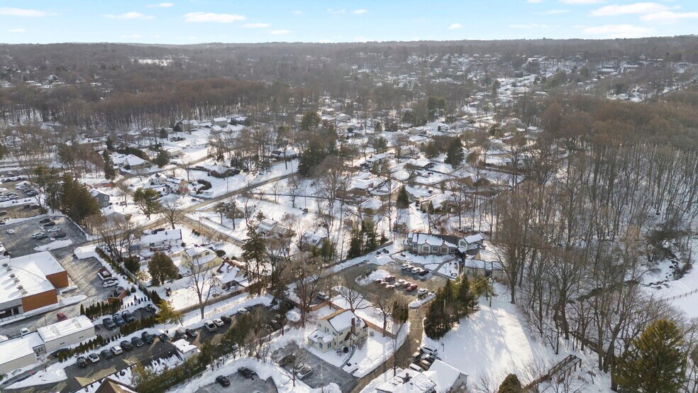 More Photos Of 7 Stokum Ln, New City Office For Sale