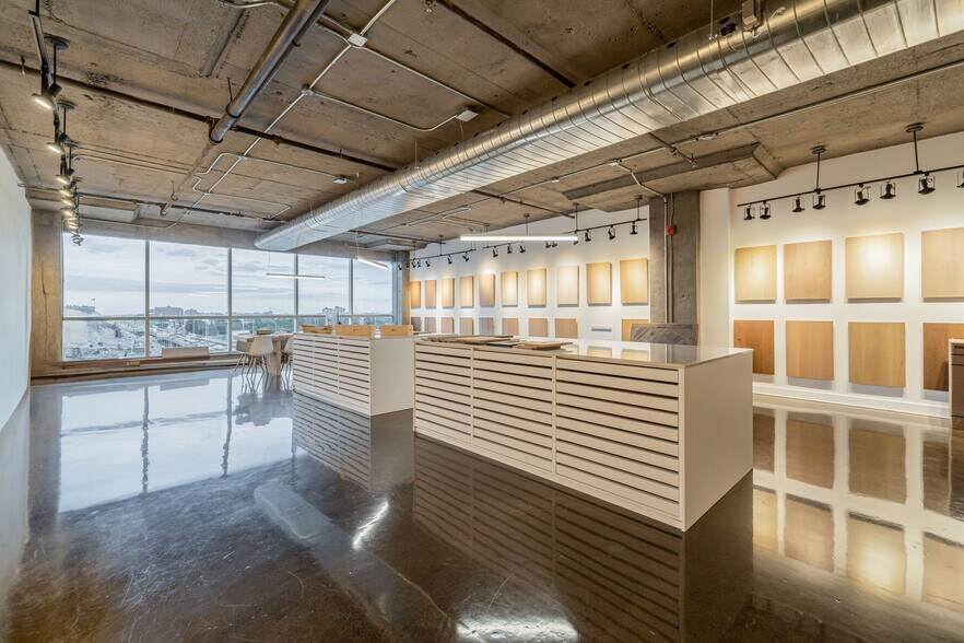 More Photos Of 3737 Boul Cremazie E, Montréal Office For Sale