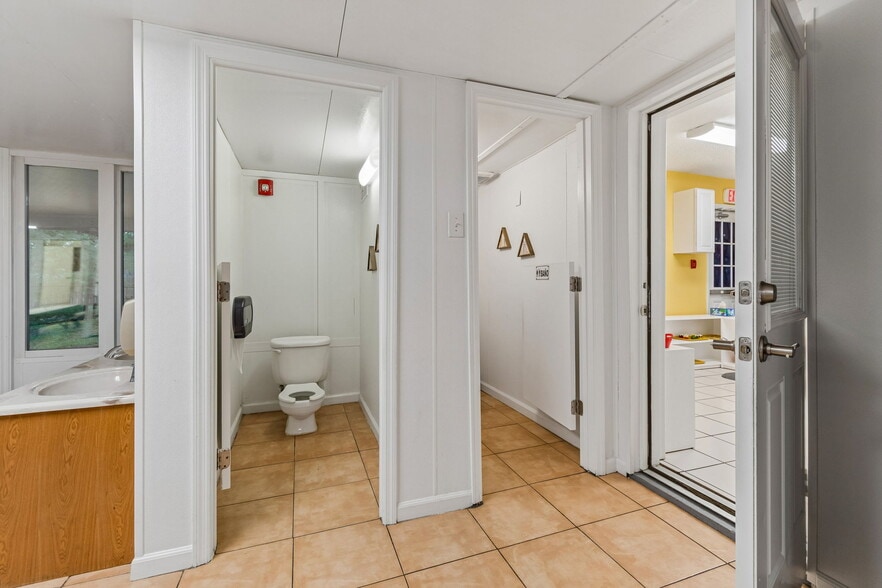 More Photos Of 4001 Skipper Rd, Tampa Schools For Sale