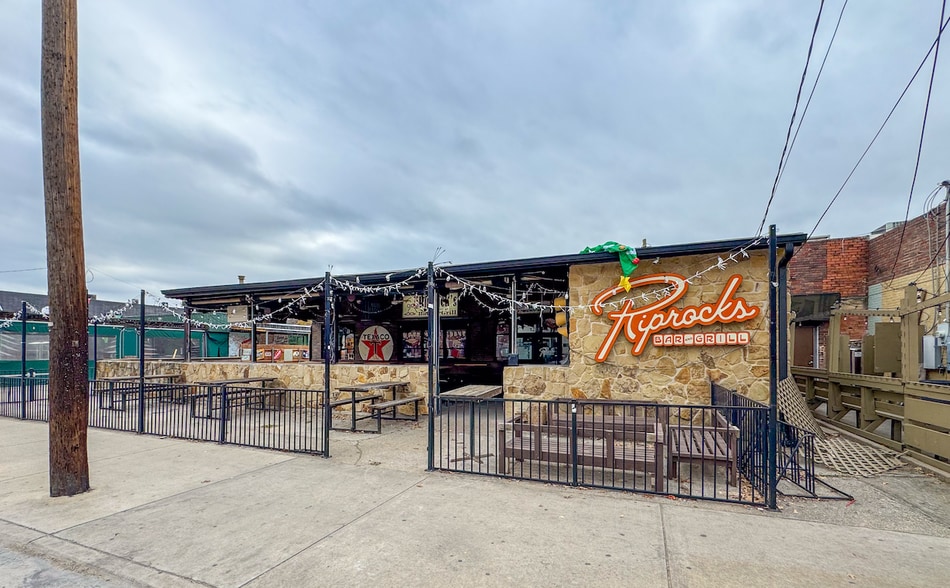 Primary Photo Of 1211 W Hickory St, Denton Bar For Lease