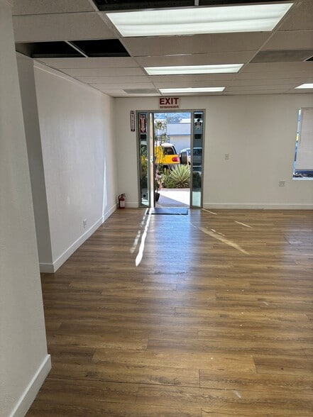 More Photos Of 515-521 W Ramsey St, Banning Storefront Retail Office For Lease