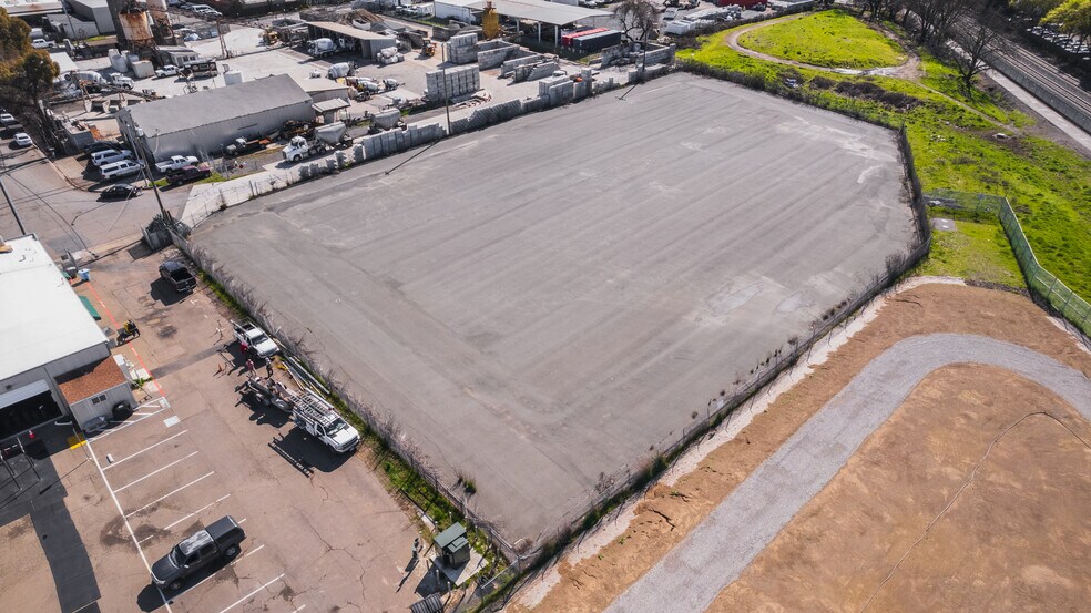 More Photos Of 1143 Briggs Ave, Santa Rosa Land For Lease