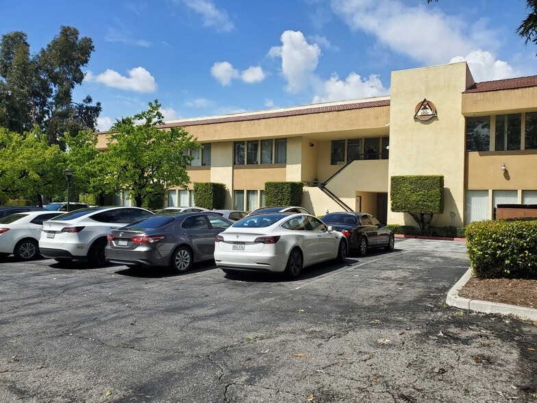 More Photos Of 1074 Park View Dr, Covina Medical For Lease