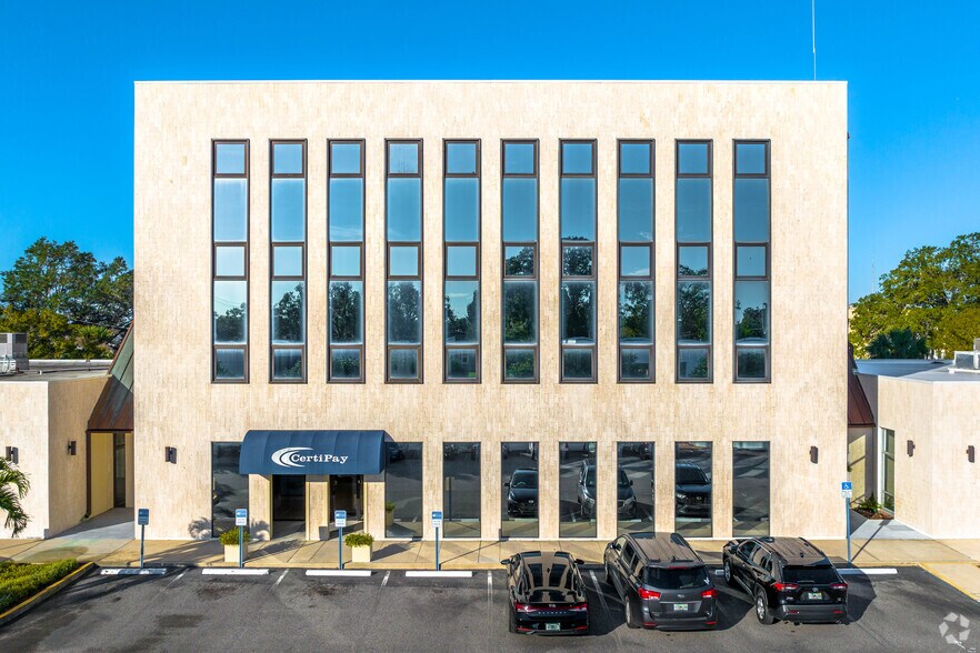 More Photos Of 142 SW Avenue C, Winter Haven Office For Lease