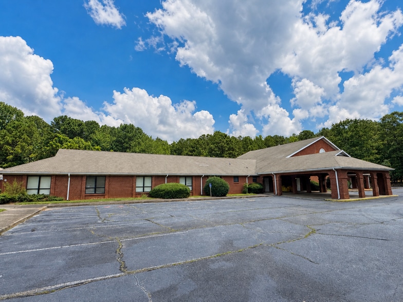 More Photos Of 847 New Hope Rd, Fayetteville Religious Facility For Sale