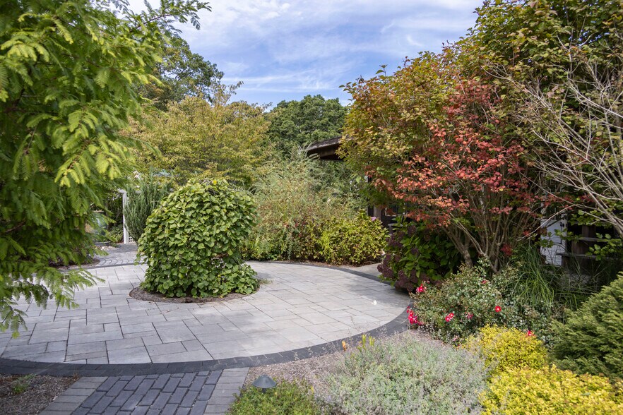 More Photos Of 47 Tuckertown Rd, Wakefield Garden Center For Sale