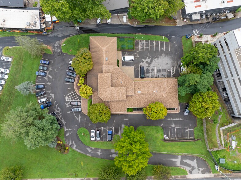 More Photos Of 90 Asheland Ave, Asheville Medical For Sale