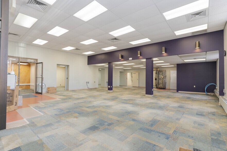 More Photos Of 402 Washington Ave, Iron River Bank For Sale