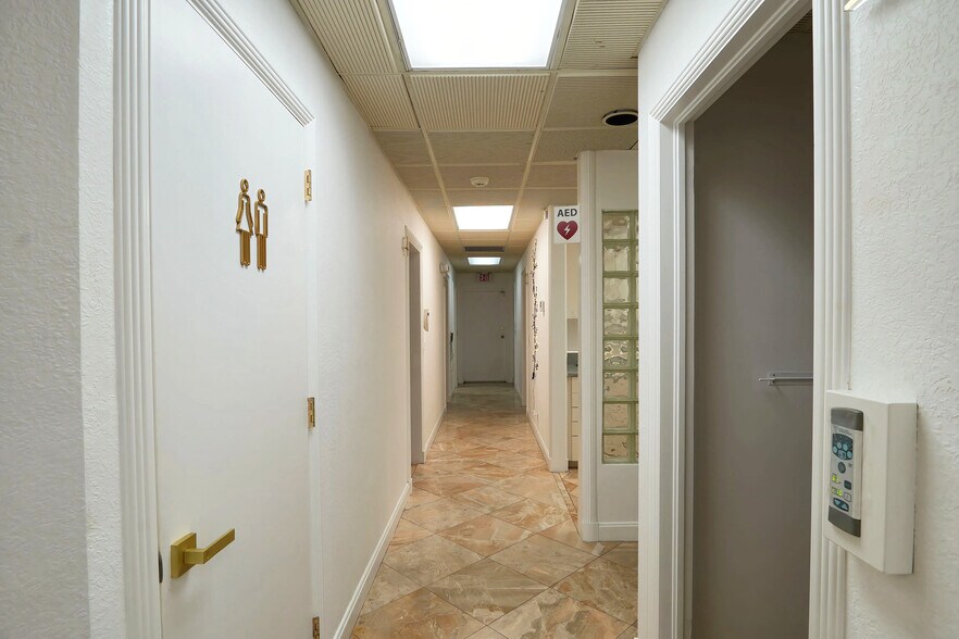 More Photos Of 650 W Boynton Beach Blvd, Boynton Beach Medical For Sale