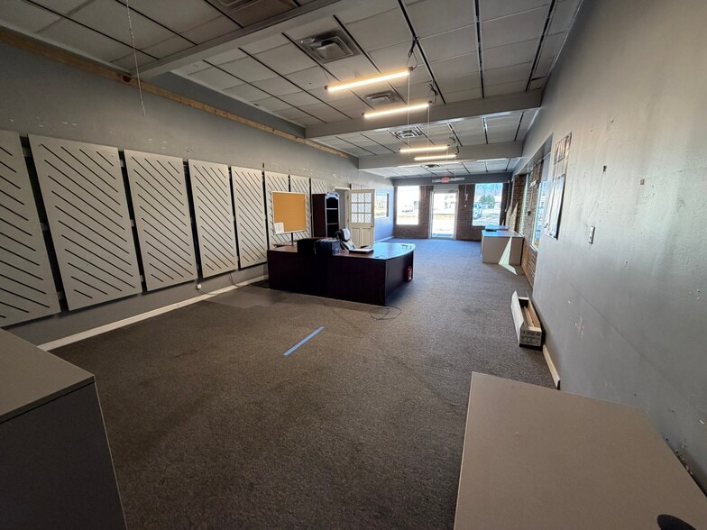 More Photos Of 1865 US 41 Hwy SW, Calhoun Industrial For Lease