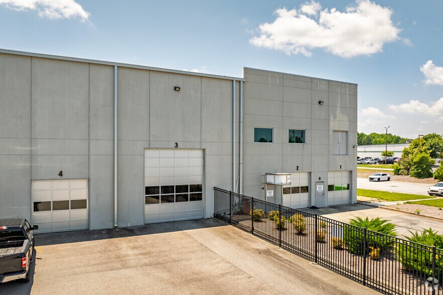 More Photos Of 301 Welcome Center Blvd, Lexington Flex For Sale