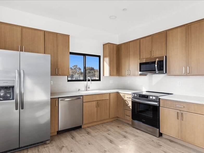 More Photos Of 3244 Clairemont Dr, San Diego Apartments For Sale