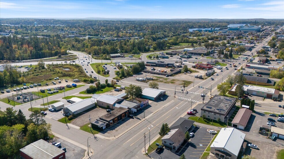 More Photos Of 816 NW 4th St, Grand Rapids General Retail For Sale