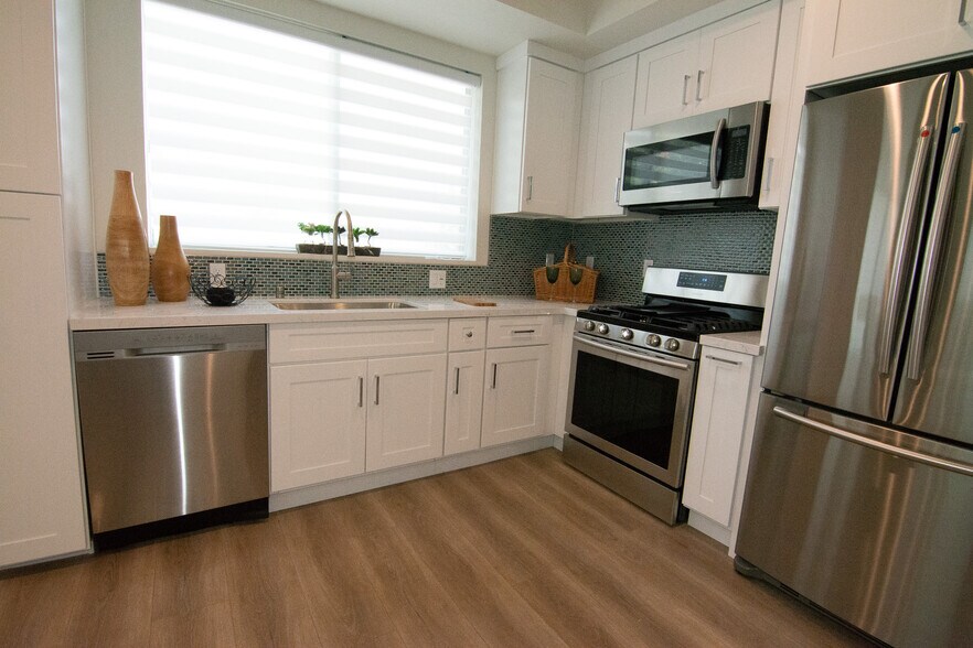 More Photos Of 2006 S Corning St, Los Angeles Apartments For Sale