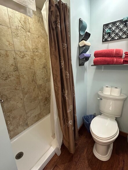 More Photos Of 332 E Onota St, Munising Hotel For Sale