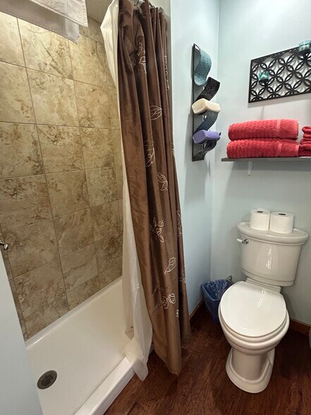 More Photos Of 332 E Onota St, Munising Hotel For Sale