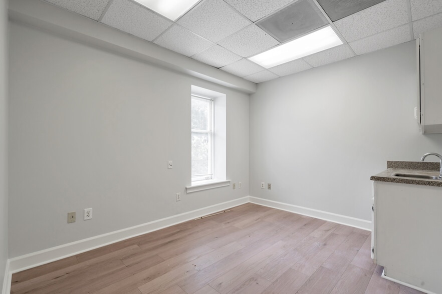 More Photos Of 7000 Peachtree Dunwoody Rd NE, Atlanta Office For Lease