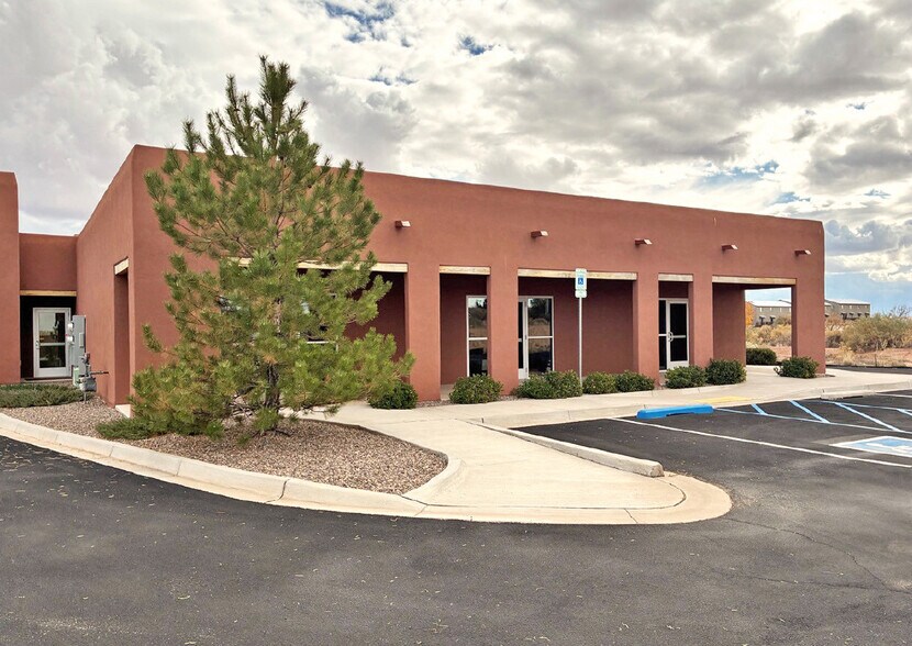 More Photos Of 7585 Enchanted Hills Blvd NE, Rio Rancho Office For Sale