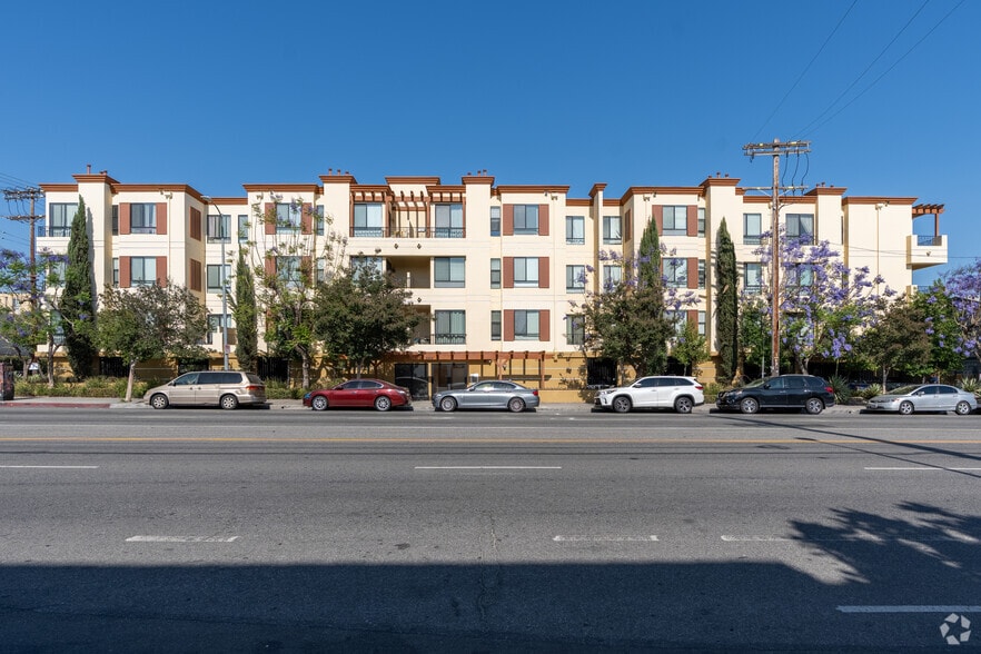 More Photos Of 6938-6950 Laurel Canyon Blvd, Los Angeles Apartments For Lease
