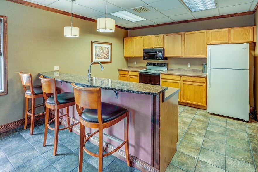 More Photos Of 1500 McAndrews Rd W, Burnsville Office For Lease