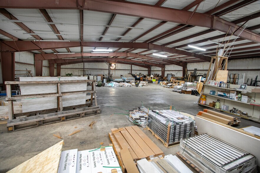 More Photos Of 414 US Highway 79 N, Henderson Industrial For Sale
