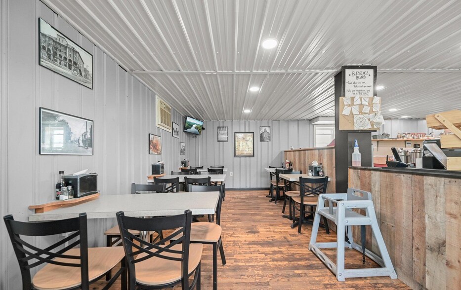 More Photos Of 14407 Hollow Rd, Hancock Restaurant For Sale