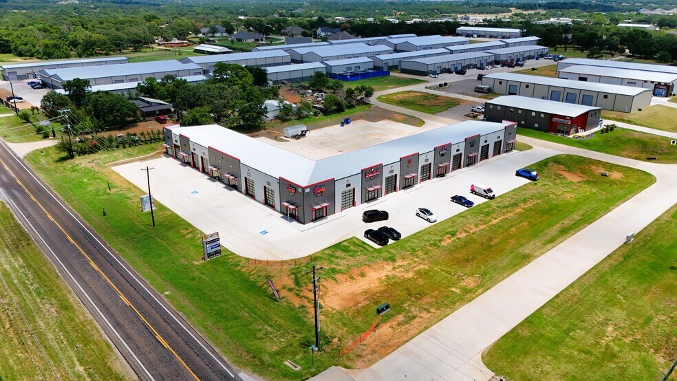 More Photos Of 1921 Business Park Blvd, Argyle Light Distribution For Lease