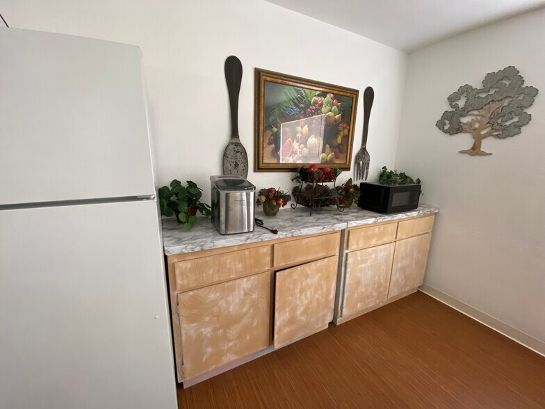 More Photos Of 275 N Main St, Manteca Religious Facility For Lease