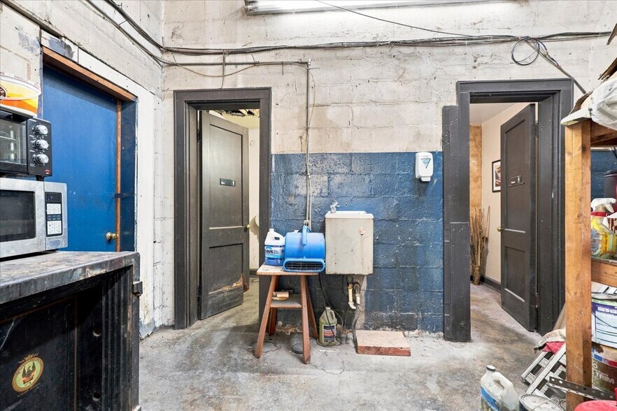 More Photos Of 529 E Broadway Ave, Maryville Auto Repair For Sale