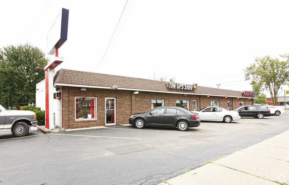 Primary Photo Of 3101-3109 S Martin Luther King Jr Blvd, Lansing Unknown For Lease