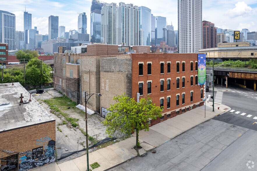 More Photos Of 670 W Hubbard St, Chicago Loft Creative Space For Sale