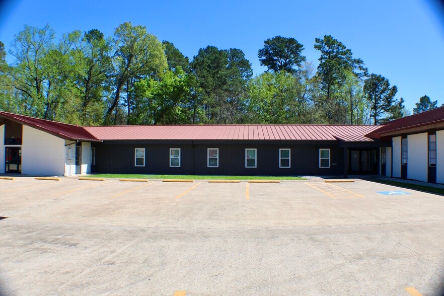 More Photos Of 4265 E Lucas Dr, Beaumont Religious Facility For Sale