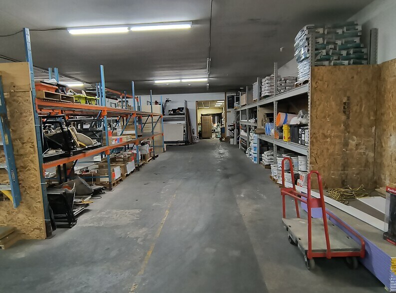 More Photos Of 1386 Lovejoy St, Sloan Warehouse For Lease