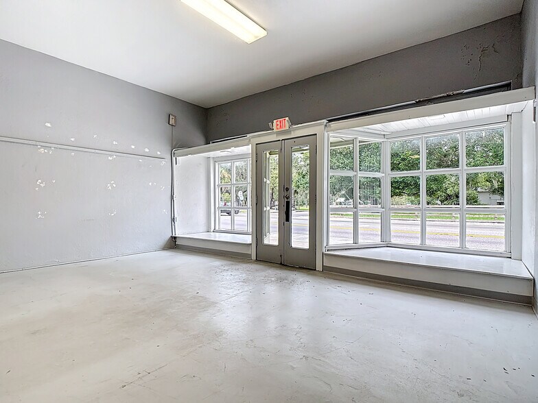 More Photos Of 390 N Bridge St, LaBelle Storefront Retail Office For Sale