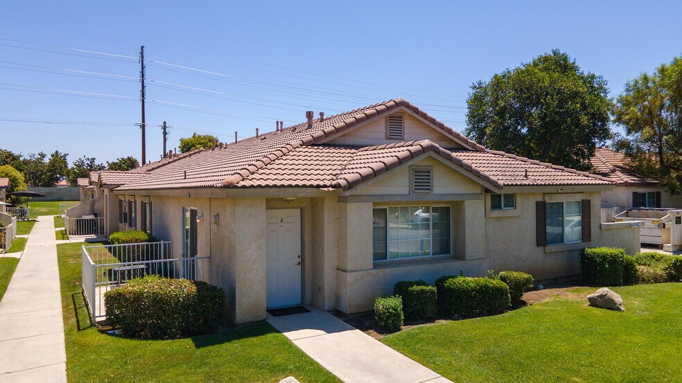 Primary Photo Of 4314 Pebble Creek Dr, Bakersfield Apartments For Sale