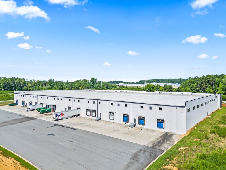 More Photos Of 101 Chamandy Dr, Salisbury Distribution For Sale