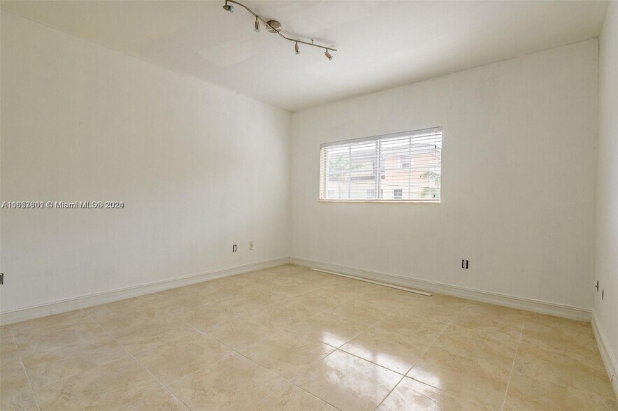 More Photos Of 716 SW 9th Ter, Fort Lauderdale Specialty For Sale