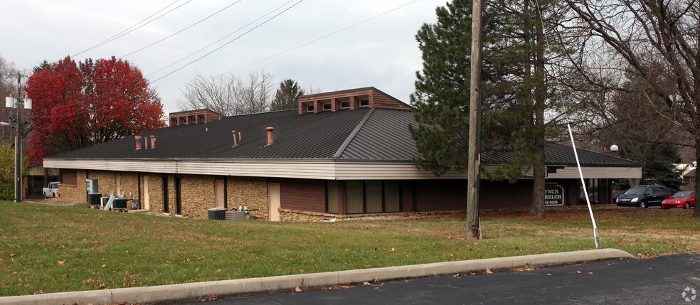 More Photos Of 7748 Madison Ave, Indianapolis Medical For Lease
