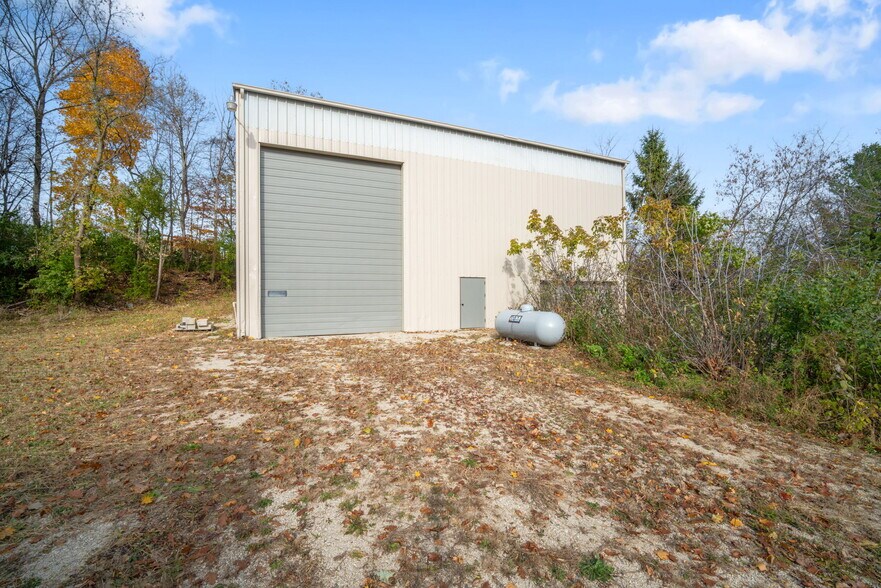 More Photos Of 3460 Town Hall Rd, Kewaskum Warehouse For Sale