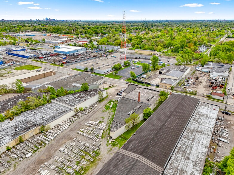 More Photos Of 12950 Lyndon Ave, Detroit Warehouse For Lease