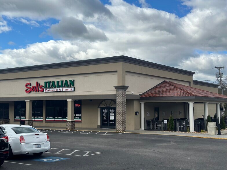 More Photos Of 719-725 W Main St, Radford Unknown For Lease