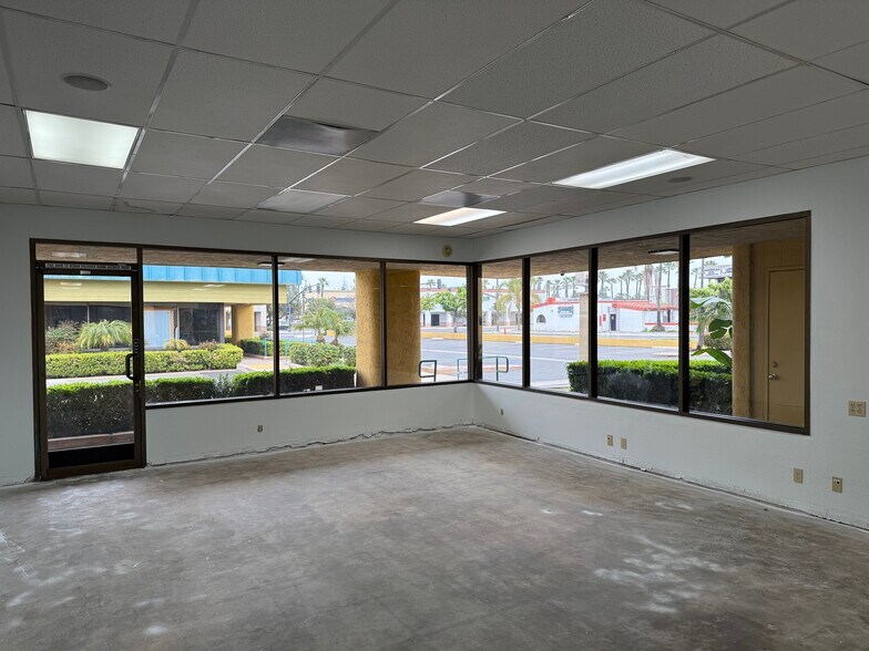 More Photos Of 301-345 W Main St, El Cajon Unknown For Lease