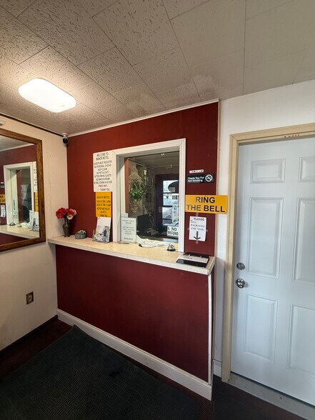 More Photos Of 1102 N Cunningham Ave, Urbana Hospitality For Sale