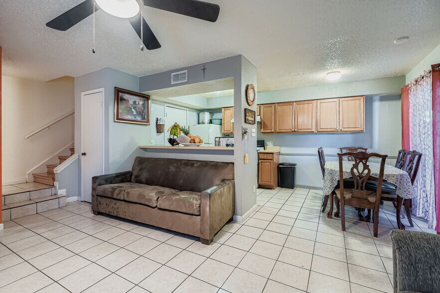 More Photos Of 5803 Cougar Dr, Austin Apartments For Sale